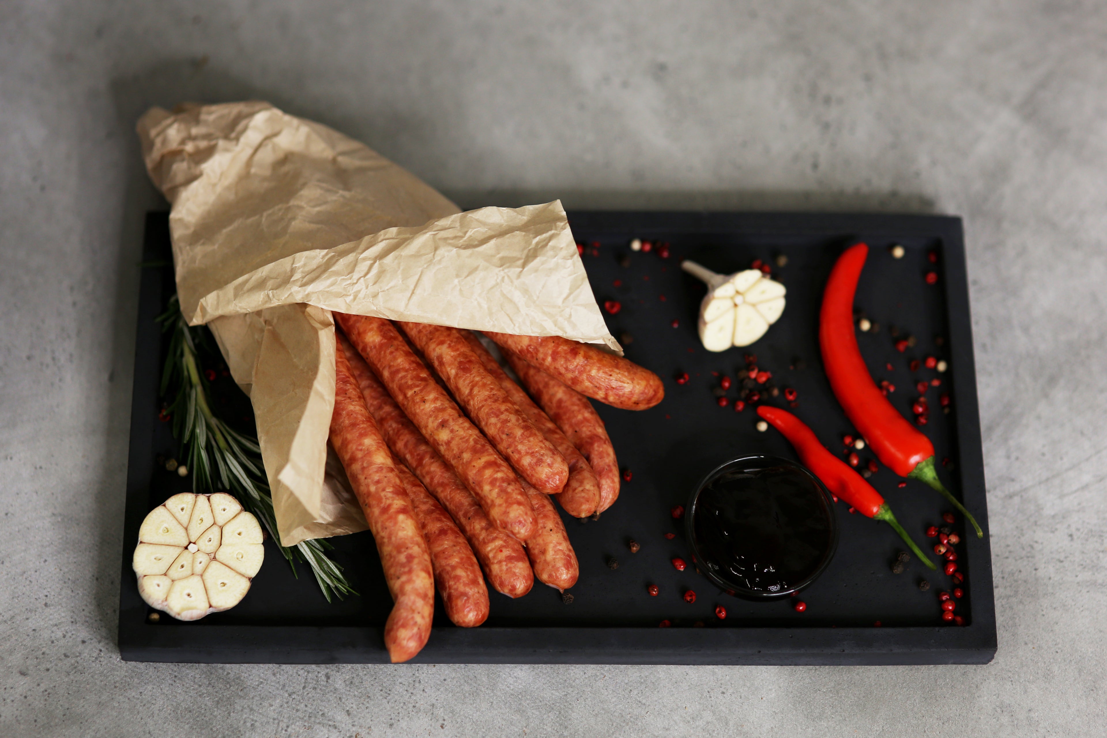 MEDŽIOTOJŲ dešrelės karštai rūkytos 1Kg.