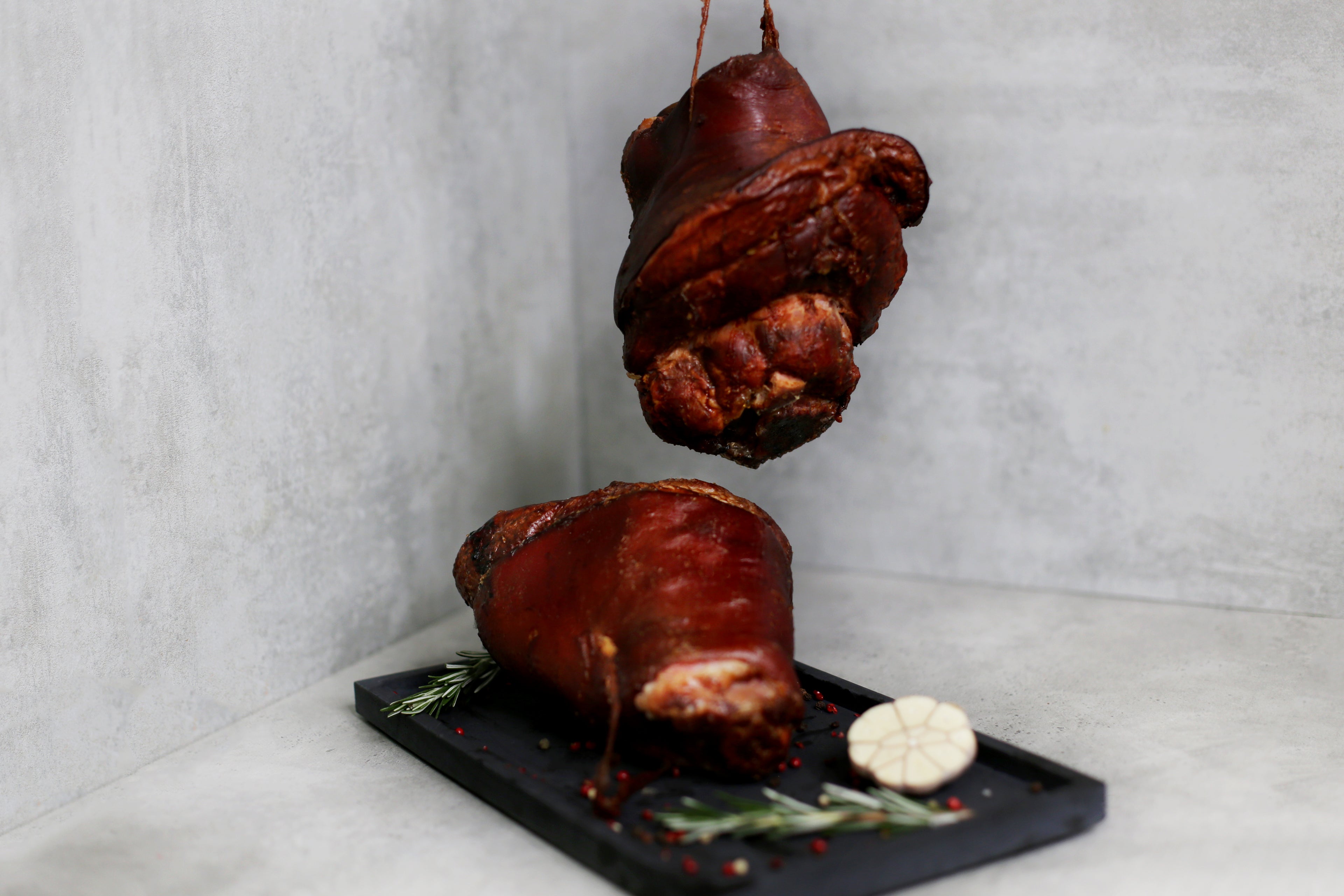 Karštai rūkyta kiaulienos kulninė 1,5kg.